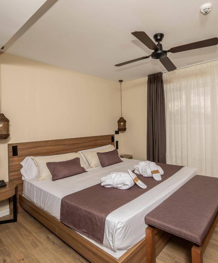 Eques Petit Resort Cala d'Or  Ngoại thất bức ảnh